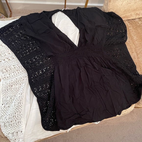 New Victoria’s Secret Cover-Ups (Lot of 5; Med) - Picture 5 of 8